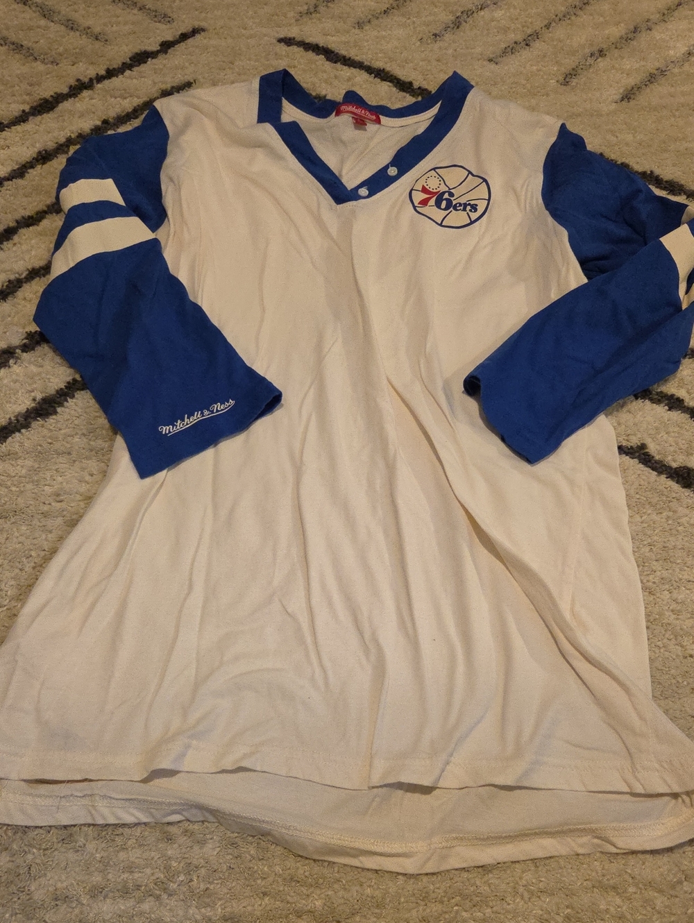 Mitchell & Ness White and Royal Blue 76ers Raglan Long Sleeve Tee